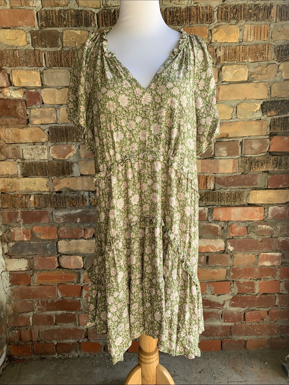 Anthropologie Green and Cream Floral Tiered Midi Dress